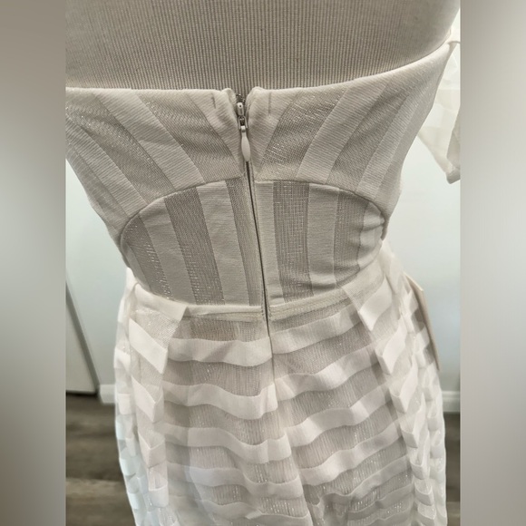 Alamour the Label White Sandy Gown Size S - Picture 9 of 12